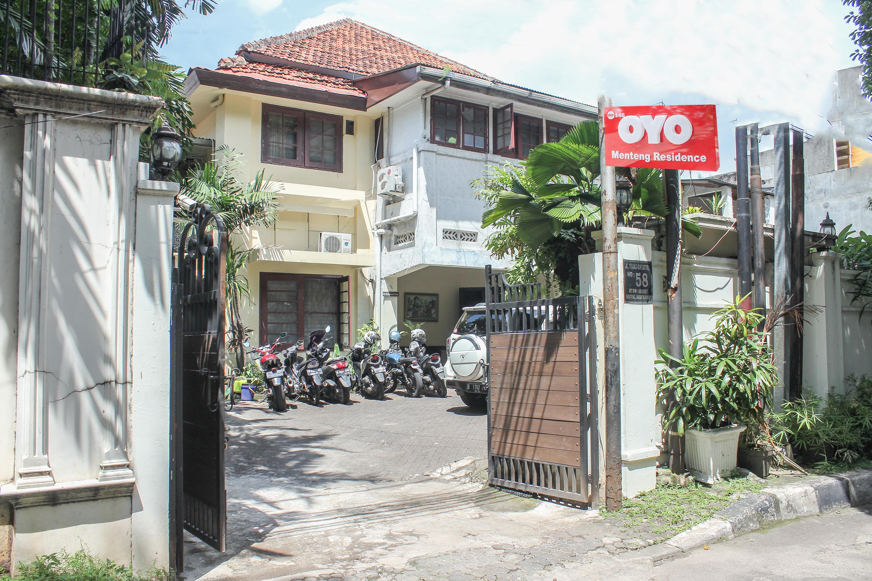 OYO 146 Menteng Residence Jakarta Bagian luar foto