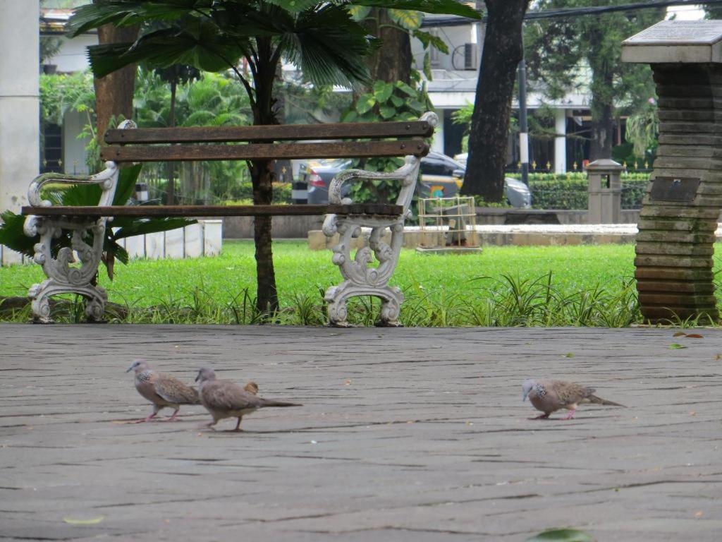 OYO 146 Menteng Residence Jakarta Bagian luar foto